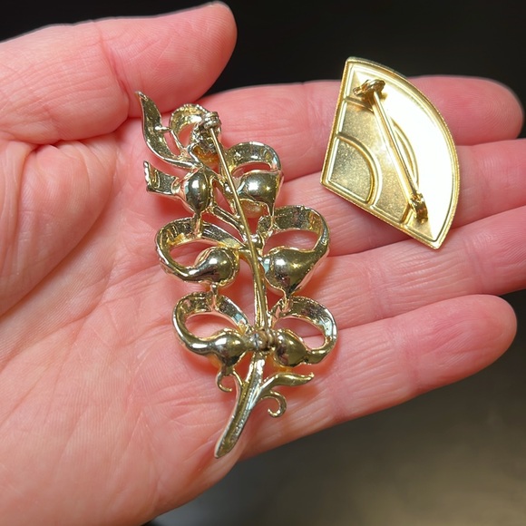 Vintage to modern estate jewelry lot - earrings, bracelets, brooches/pins - Picture 8 of 15